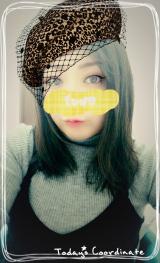 |q∀•`*)ﾁﾗｯ